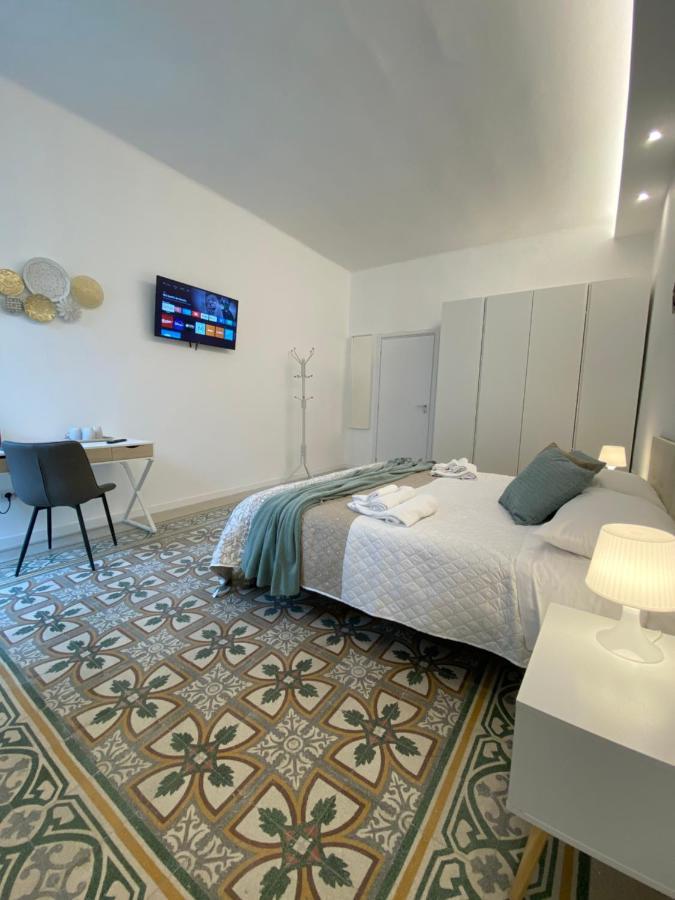 Cavour 221 - Central Station Hotel Bari Exterior foto
