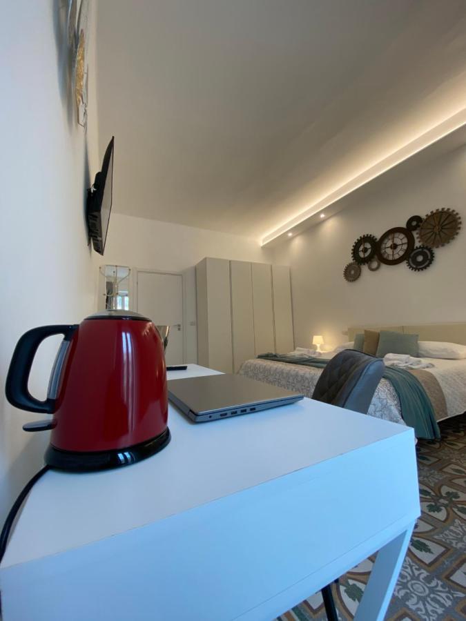 Cavour 221 - Central Station Hotel Bari Exterior foto
